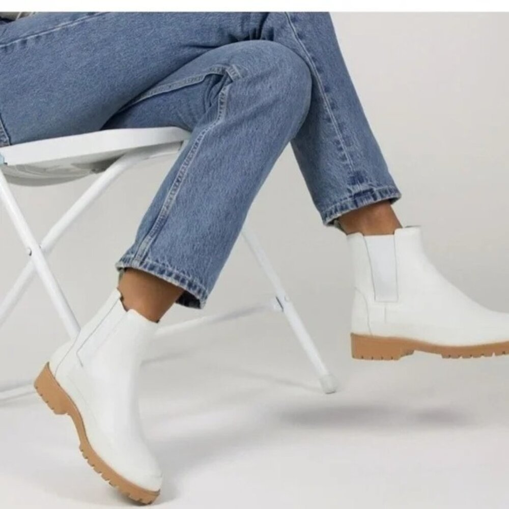 🆕 REBECCA ALLEN All Weather Chelsea Boot 9.5 Off-White